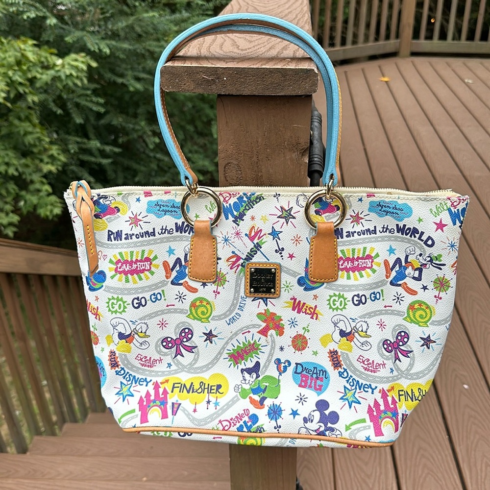 Rare 2014 Run Disney Dooney & Bourke Marathon purse tote bag retired